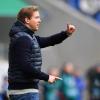 Trainer Julian Nagelsmann warf versehentlich eine Trinkflasche an den Kopf eines Zuschauers.