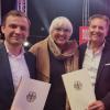 Kulturstaatsministerin Claudia Roth (Mitte) mit Kai Erfurt und Rudolf Huber (rechts) vom Filmhaus Türkheim und Bad Wörishofen.