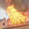 Vor genau einem Jahr fing der Altbau des Rathauses in der Königstraße Feuer. Der Wiederaufbau läuft inzwischen auf Hochtouren. 