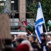 In Augsburg werden am Freitag eine pro-israelische und eine pro-palästinensische Demo fast zeitgleich stattfinden. Ein Zusammentreffen - wie hier in Bochum - soll es nicht geben. 