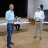 In der ersten Sitzung des Jahres wurde Markus Steppich (links) von Bürgermeister Tobias Kunz als neuer Nordendorfer Gemeinderat vereidigt.