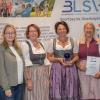 Bei der Verleihung des Ehrenamtspreises des Sportbezirks Oberbayern: (von links) Renate Wanner, Karin Engerling und Caudia Daxenberger.