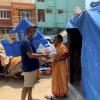 Im indischen Bangalore verteilten die Pallottiner Lebensmittelpakete an die Not leidende Bevölkerung. 