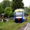 Bei der Ammerseebahn besteht einiger Erneuerungsbedarf, wurde bei einem Treffen des Fahrgastverbands Pro Bahn in Utting deutlich. Das Bild zeigt die Bahnstrecke in Riederau.
