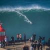 Die Riesenwellen in Portugals Surferparadies Nazaré ziehen Surfer aus der ganzen Welt an.