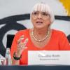 Kulturstaatssekretärin Claudia Roth (Bündnis 90/Die Grünen) spricht.