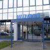 Der Stammsitz der Metallwarenfabrik Wanzl ist Leipheim. Das Foto zeigt den Eingangsbereich. Das Unternehmen ist Weltmarktführer für Einkaufswagen. Und die haben es künftig in sich. 