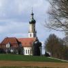 In der Wallfahrtskirche von Biberbach feiert Simon Meitinger seinen ersten Gottesdienst als Priester.