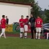 Für Trainer Hans-Peter-Taglieber (Zweiter von rechts) und seine Bissinger TSV-Kicker gilt es am Sonntag gegen Mertingen II: Ein Sieg muss her, um sicher Meister der AK West III zu werden.  Foto: Karl Aumiller