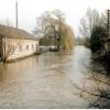 Solch einen Anblick wie hier im März 1994 wünscht sich kein Wertinger mehr. Durch eine Vielzahl von Maßnahmen soll der Hochwasserschutz in der Zusamstadt verbessert werden. Für die Planungen sollen dafür nun hochauflösende Luftaufnahmen mit Dronen erstellt werden. 