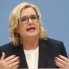 Die Wehrbeauftragte Eva Högl (SPD) kritisiert, dass bei der Bundewehr weiter vieles im Argen liege.