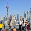 Mit dieser atemberaubenden Skyline wartet die chinesische Großstadt Shanghai auf. Mitarbeiter der Firma Grob sind aber weniger wegen der Schönheiten dieser Stadt. Sie vertreten die Mindelheimer Firma bei Kunden vor Ort und sichern so die Zukunft des Unternehmens. 	
