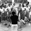 Drei Jahre nach dem WM-Aus fasst die Nationalmannschaft neuen Mut. Beckenbauer und seine Kollegen singen im "Fußball-Nationalchor" und produzieren eine Schallplatte mit dem Titel "Fußball ist unser Leben". 