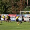 Die Elf des SV Schwörsheim-Munningen (in den gelb-schwarzen Trikots) kam erst in der zweiten Spielhälfte besser in Fahrt, so wie hier beim Schuss von Marco Draxler. 