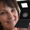 Feinstarbeit zum Jubiläum: Susanne Kreuzer hat zur 950-Jahr-Feier von Anhausen eine Münze entworfen. 