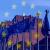 Europafahnen in Brüssel. Der EU ist der Friedensnobelpreis zuerkannt worden. Foto: Christophe Karaba dpa