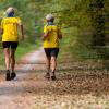 Für Menschen, die alt werden wollen, lohnt es sich, ab und zu joggen zu gehen. Denn Laufen erhöht die Lebenserwartung wie keine andere Sportart, haben US-Forscher herausgefunden.