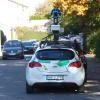 Das Auto von Google Street View hält die Umgebung in 3D Panoramabildern fest.
