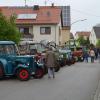 Traktoren aus der „guten alten Zeit“ reihten sich entlang der Straße in Reatshofen. 	