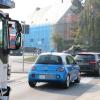 Im Bereich des Kreisverkehrs an der Wemdinger Unterführung in Nördlingen staut sich der Verkehr zu Stoßzeiten regelmäßig weit zurück. 