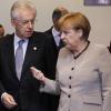 Die zwei starken Politiker in der EU: Mario Monti und Angela Merkel.