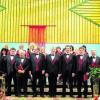 In neuer Chorkleidung präsentierten sich die Männer des Gesangvereins Altenmünster unter der Leitung von Winfried Häußler (rechts). Foto: pm