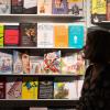 Spanien ist in diesem Jahr zwar Ehrengast der Frankfurter Buchmesse. Doch auf der dreht sich vieles um die Ukraine. An deren Stand werden auch ukrainische Kinder- und Jugendbücher präsentiert.