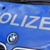 Die Polizei sucht nach einem Unfall bei Gundelfingen Zeugen. Eine Windschutzscheibe war zu Bruch gegangen, dabei traf ein Glasstück ein Kind. 
