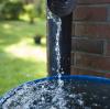 Manche Hausbesitzerinnen oder -besitzer sammeln Wasser in Regentonnen. Sind aber beispielsweise Zisternen mit einem Überlauf an die gemeindliche Entwässerung angeschlossen, sind sie in Todtenweis relevant für die gesplittete Abwassergebühr.