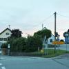 Die Dorfmitte von Konradshofen rund um das Gemeinschaftshaus soll aufgewertet, barrierefrei und auch verschönert werden.