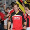 SCV-Trainer Stefan Schramm freut sich über die späten Treffer seiner Vöhringer Handballer. 