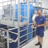 Beim Wasserverband Lechraingruppe kommt es zu personellen Engpässen. Unser Archivbild zeigt den Technischen Leiter Andreas Berger vor der Trinkwasser-Aufbereitungsanlage der Hardhofgruppe.