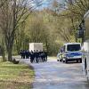 Ein Ehepaar ist in seinem Haus in Altenstadt-Untereichen von Angehörigen tot aufgefunden worden. Die Polizei geht von einer Gewalttat aus und sucht vor Ort weiter nach Spuren.