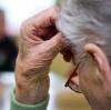 In Deutschland sind aktuell mehr als eine Million Menschen an Alzheimer erkrankt.