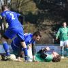 Ein zähes Ringen war das 1:1 des FC Horgau gegen die TG Viktoria Augsburg. Hier wird Philip Egle flach gelegt. 
