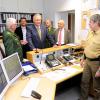 Innenminister Joachim Herrmann besuchte am Montag in Krumbach das Staatliche Bauamt und die Polizeiinspektion. Das Foto zeigt im Dienstgruppenleiterzimmer der PI Krumbach (von links) Landrat Hubert Hafner, Polizeipräsident Hans-Jürgen Memel (Präsidium Süd/West), Krumbachs 2. Bürgermeister Gerhard Weiß, Minister Hermann, Inspektionsleiter Manfred Koller, Landtagsabgeordneten Alfred Sauter sowie die Polizeioberkommissare Reinhard Spann und Ludwig Kowatsch.