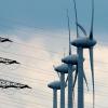 Um Windenergie vom Norden in den Süden Deutschlands zu leiten, werden mehrere große Stromtrassen gebaut. 