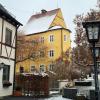 Das Schloss in Biberachzell stammt aus dem 16. Jahrhundert.   Zumindest zu Beginn ihrer Herrschaft bewohnten es die Thürheimer offenbar selbst.  