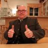 Daumen hoch: Wigbert Kramer freut sich über seinen Wahlsieg in Rohrenfels. Mit 56,4 Prozent der Stimmen wird er neuer ehrenamtlicher Bürgermeister der Gemeinde. Er will die Differenzen zwischen den Ortsteilen in seiner Amtszeit beenden.
