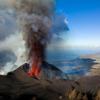 «Der Ausbruch dauerte insgesamt knapp drei Monate und die von der neuen Lava bedeckte Fläche beträgt mehr als 10,5 Quadratkilometer», sagt der marine Geophysiker Geersen vom Institut für Geowissenschaften der Kieler Christian-Albrechts Universität.