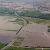 Land unter hieß es vor 20 Jahren an Pfingsten im Landkreis Dillingen. Das Luftbild an der Abzweigung der Staatsstraße in Richtung Fristingen (Dillingen im Hintergrund) zeigt das Ausmaß der Überschwemmungen. 