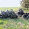 35 Reifen hat ein Unbekannter auf freiem Feld zwischen Remshart und Harthausen abgelegt.  