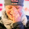 Mit Tränen in den Augen erklärt die Deutsche Miriam Gössner, dass sie verletzungsbedingt nicht an den Olympischen Winterspielen in Sotschi teilnehmen kann.