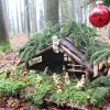 Der Krippenweg im Weißenhorner Wald Richtung Biberachzell bietet Spaziergängern zahlreiche unterschiedlich gestaltete Krippen. Viele Bürger und Vereine haben ihre Version einer Krippe dort aufgebaut. 	