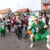 Mehrere Tausend Besucherinnen und Besucher säumten die Straßen, um mit dem Kötzer Narren Club Fasching zu feiern.