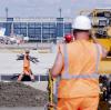 Um Jahre verspätet und um Milliarden teurer: Der Hauptstadtflughafen BER ist nur eines von vielen Großprojekten, die für Schlagzeilen oder gar Skandale sorgen. 