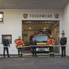 Gemeinsam an einem Strang für die Feuerwehr Schwabegg ziehen v.r.n.l. Bürgermeister Lorenz Müller, Schwabeggs Kommandant Thomas Rogg, Feuerwehrvorstand Franz Mayer, Stv. Kommandant Christoph Mayer, 2. Vorstand Andreas Schedler, Stv. Kommandant Florian Rogg, Schwabmünchens Kommandant Stefan Missenhardt, 2. Bürgermeister Josef Alletsee, Schwabmünchens ehem. Kommandant Hubert Prechtl und Stadtrat Andreas Rest.