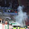 Durch einen Böllerwurf wurden elf Menschen im Augsburger Stadion verletzt.