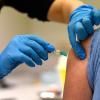 Ein kurzer Piks in den Oberarm und gleich ist die Impfung vorbei. In diesem Herbst lassen sich unerwartet viele Menschen gegen die echte Grippe impfen. Nun gibt es Engpässe beim Impfstoff und Wartelisten bei den Hausärzten.  	