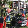 Auf der Strecke zwischen Leipheim und Unterfahlheim ist ein Cabriofahrer gegen einen Baum geprallt. Der Einsatz für Feuerwehr, Rettungsdienst und Polizei gestaltete sich schwierig. 	 	